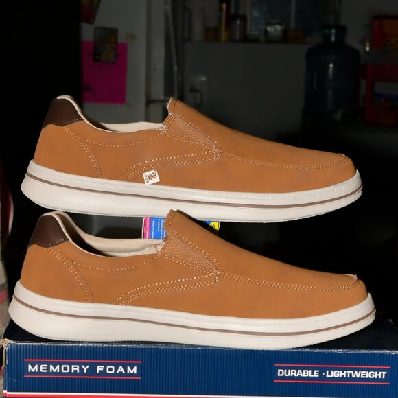 Izod Men’s Memory Foam Shoes